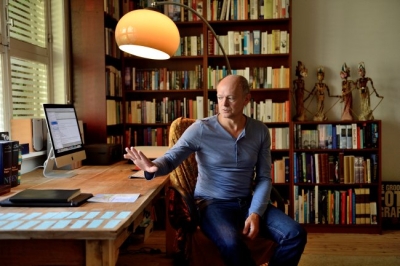 De man die over vrouwen schrijft